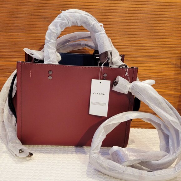 Coach Rogue 25 with Varsity Patches - Picture 9 of 16